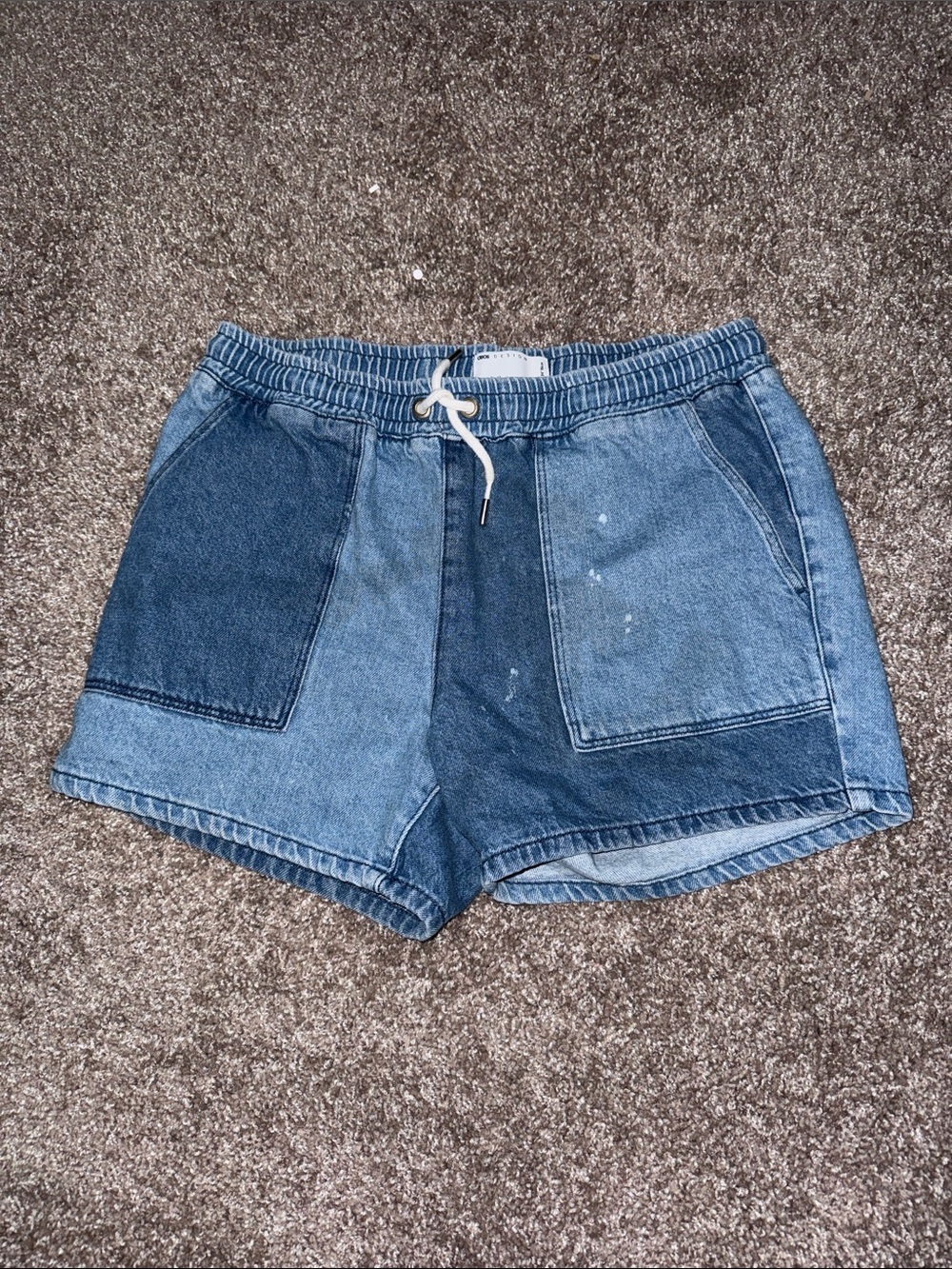 ASOS DESIGN Men’s Contrast Blue Denim Shorts, Size 34